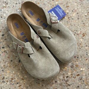 Birkenstock Boston clogs in taupe
